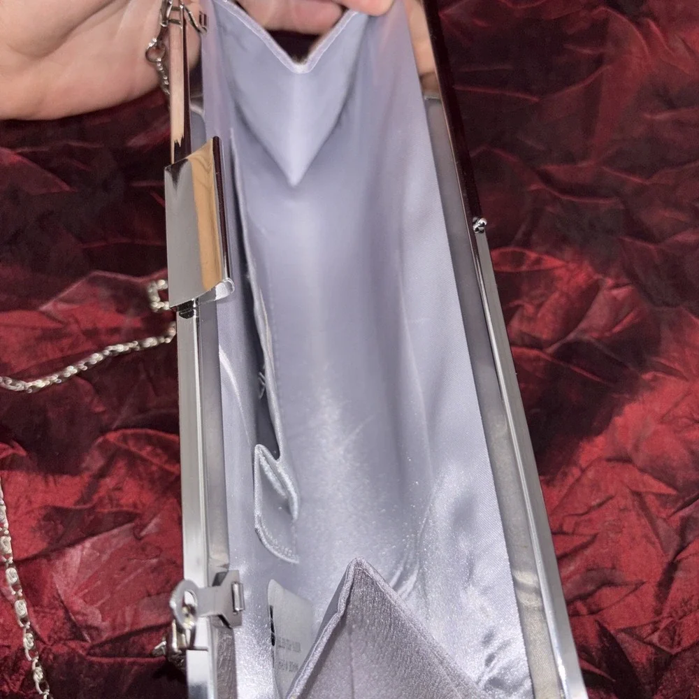 Estee & Lilly Silver Metallic Woven Shiny Chain Crossbody Clutch Evening EUC